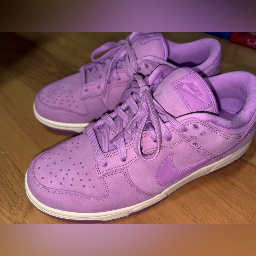 Nike Lavender Dunk Sneakers